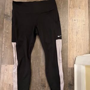 Nike capri leggings